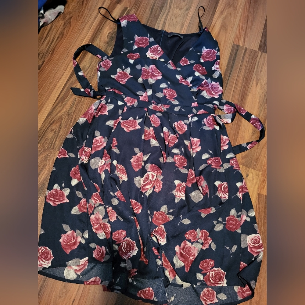 Navy Rose Print Flowy Dress Size Medium